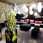 Comfort Square Hotel 4*