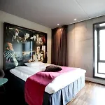 Hotel Comfort Square 4*