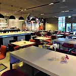 Comfort Square Hotel 4*