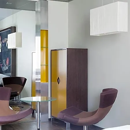 Comfort Square Hotel 4*