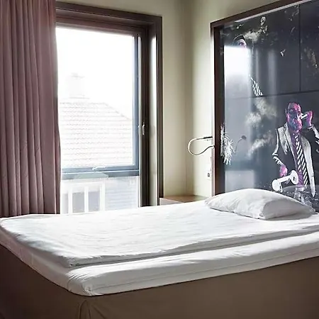 Comfort Square Hotel 4*