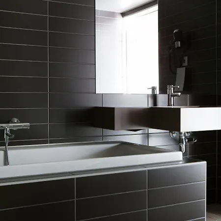 Comfort Square 4*