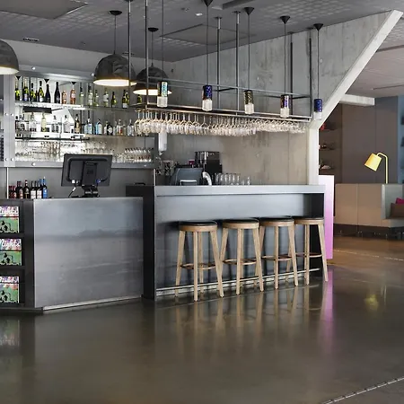 Hotell Comfort Square 4*