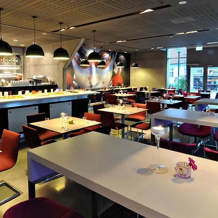 Comfort Square Otel 4*