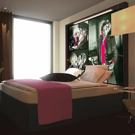 Comfort Square Hotell 4*