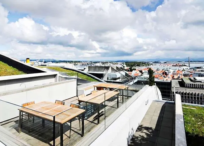 Comfort Square Hotel 4*