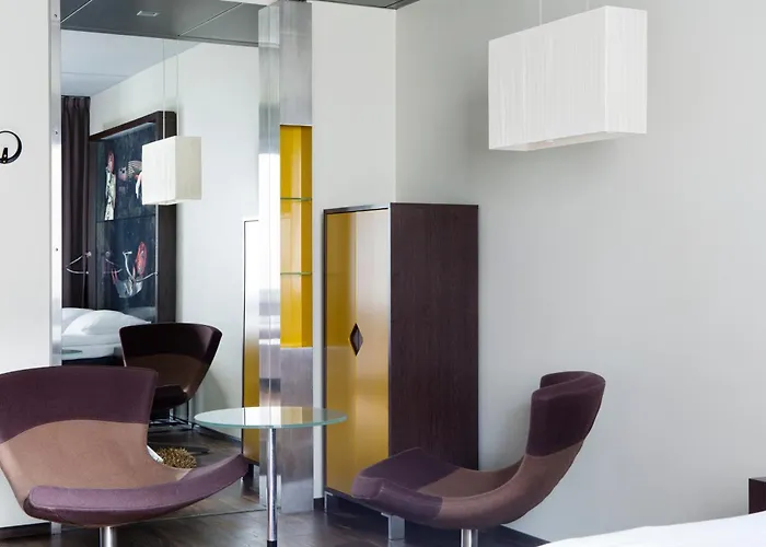 Hotel Comfort Square 4*