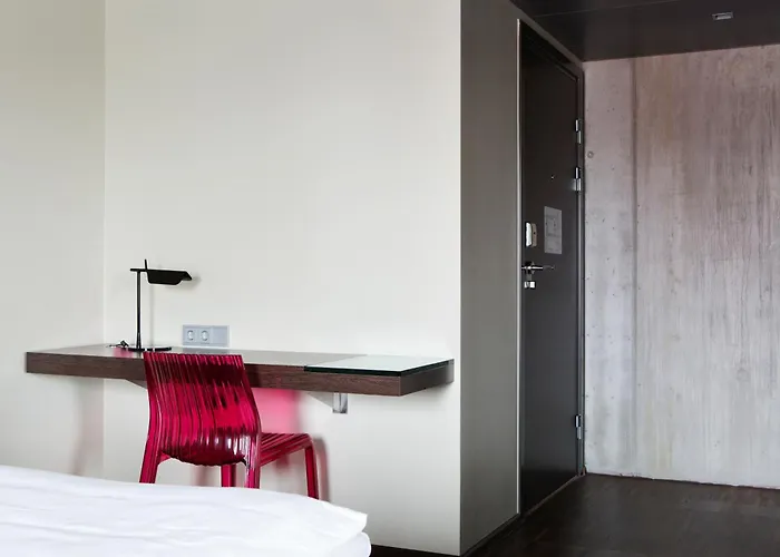 Comfort Square Hotel 4*