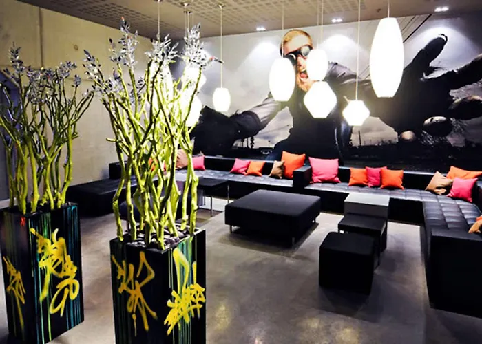 Comfort Square Hotel 4*