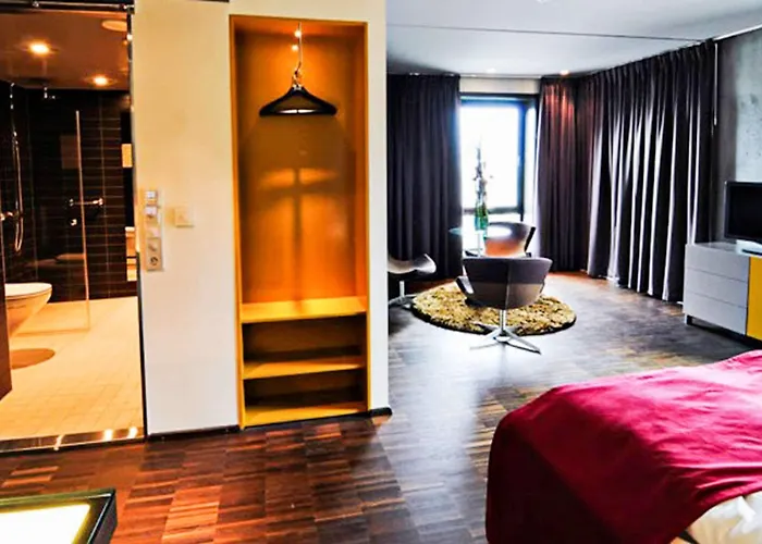 Comfort Square Hotel