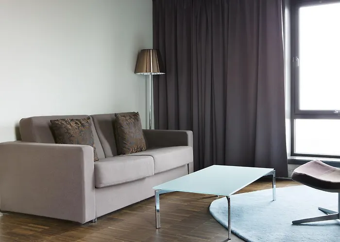 Hotel Comfort Square 4*