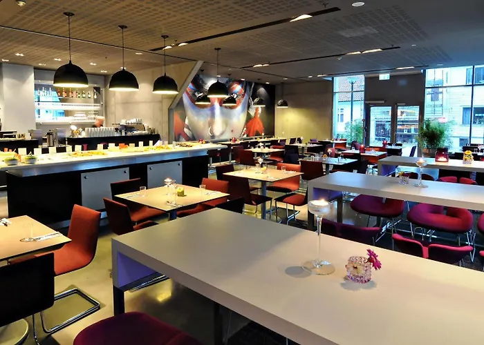 Comfort Square Hotell 4*