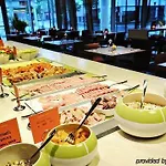 Comfort Square 4*