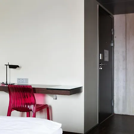 Comfort Square מלון 4*