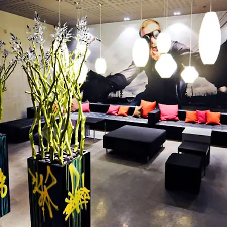 Comfort Square מלון 4*